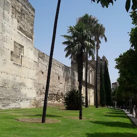 Апартаменти Sherryflat Caballeros - Parking